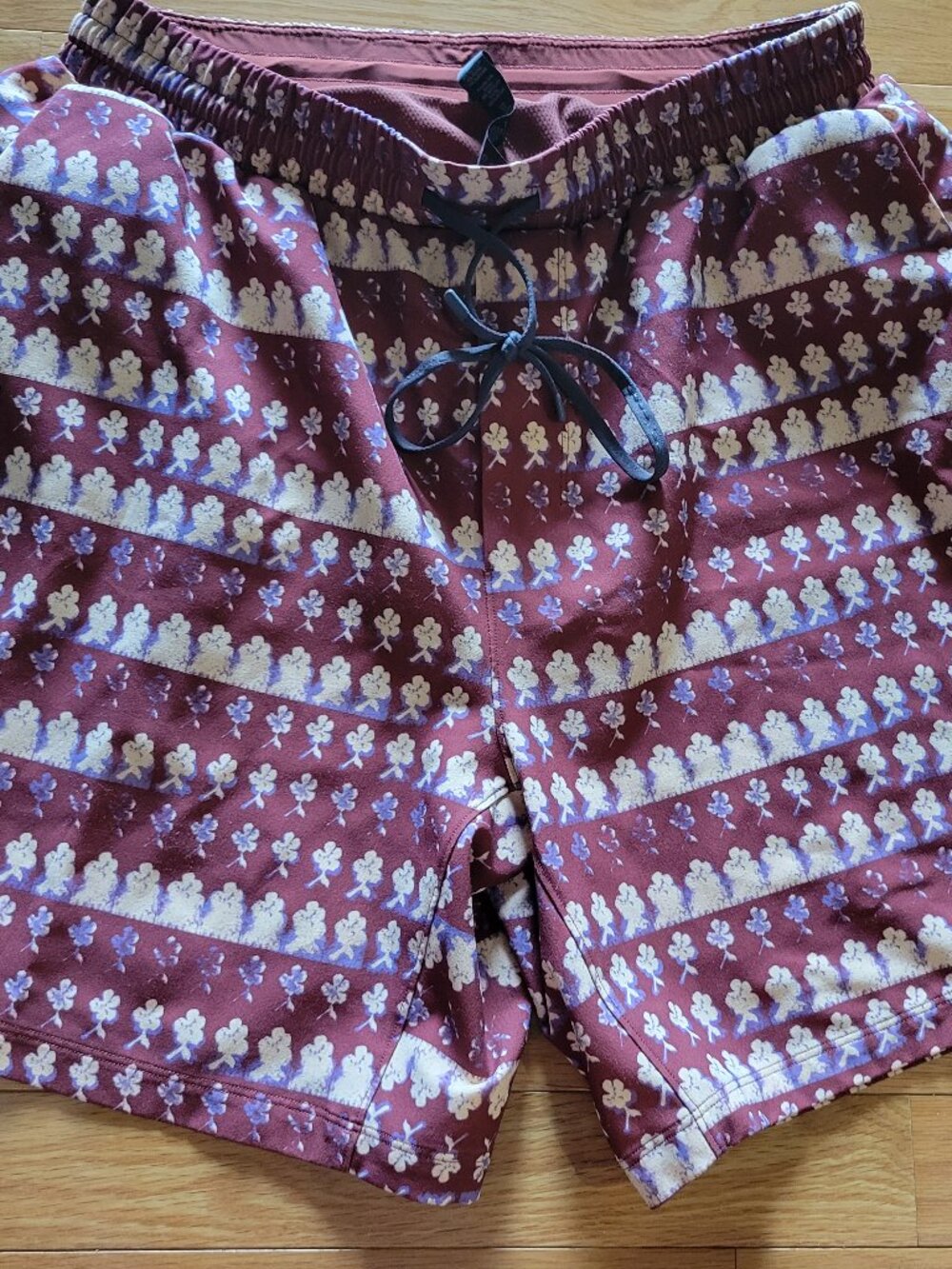 Lululemon mens large swim trunks